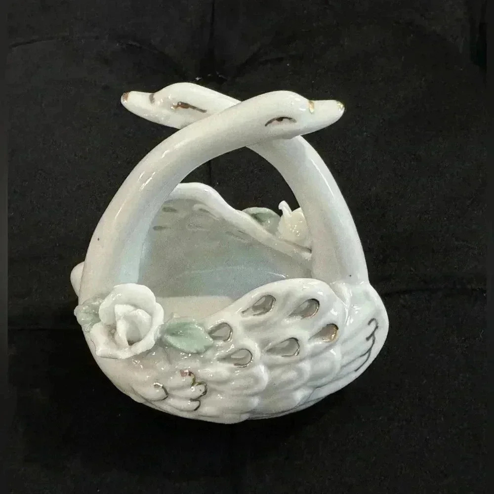 Vintage Swan Basket Cottagecore Ceramic Decor Grannycore Trinket 90’s Birds